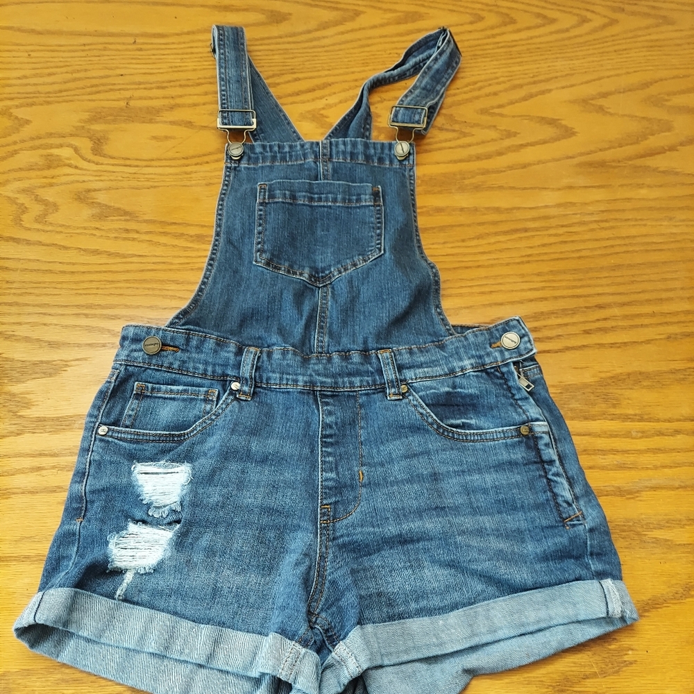 Dollhouse Junior's 9 Distressed Denim Shortalls Jeans W29 Cuffed Shorts Overalls